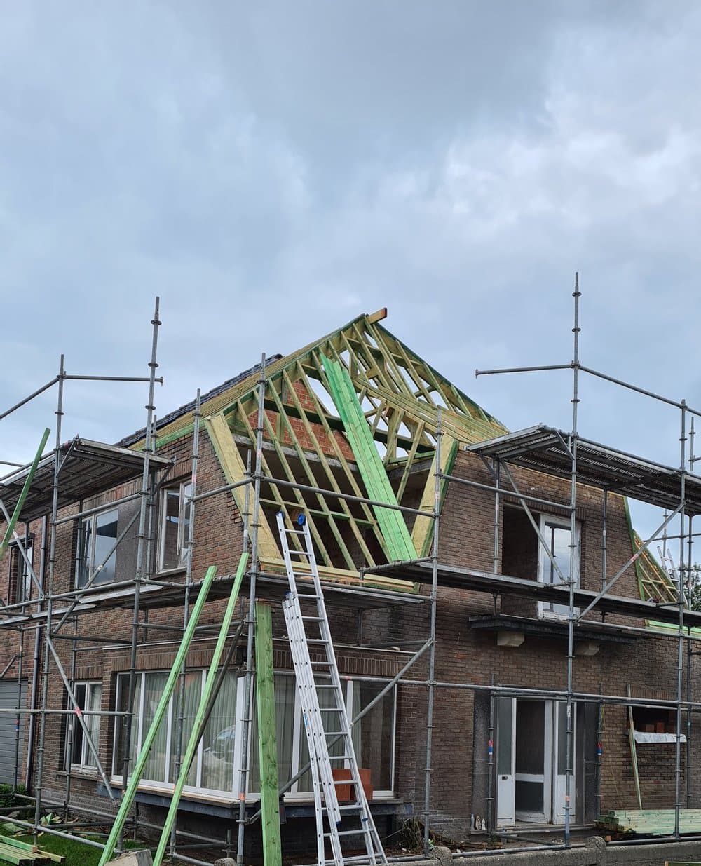 Nieuwe hellend dak constructie, start