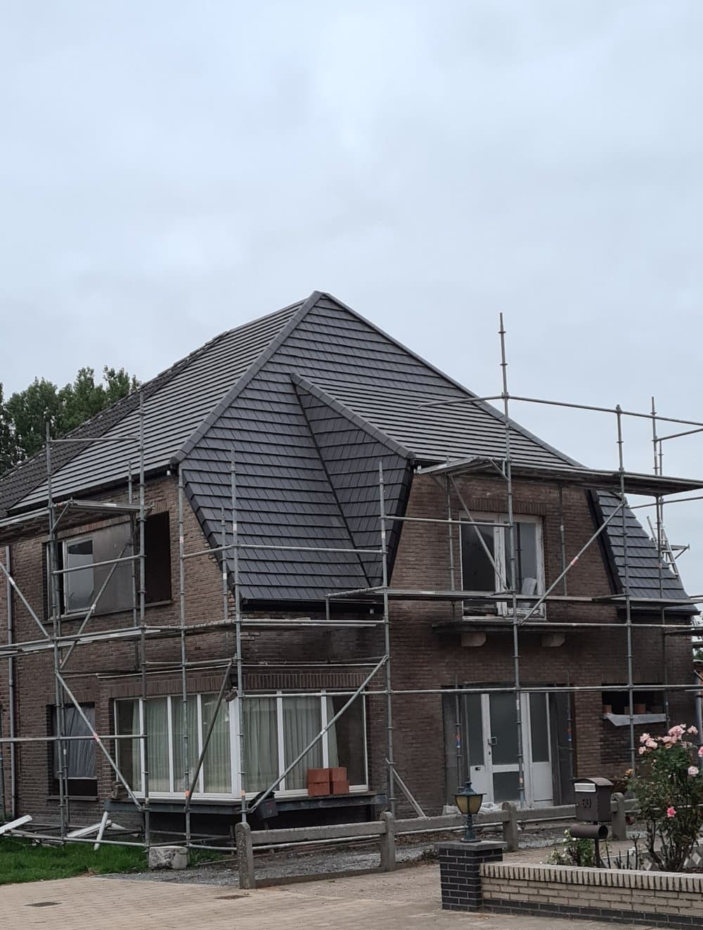 Nieuwe hellend dak constructie